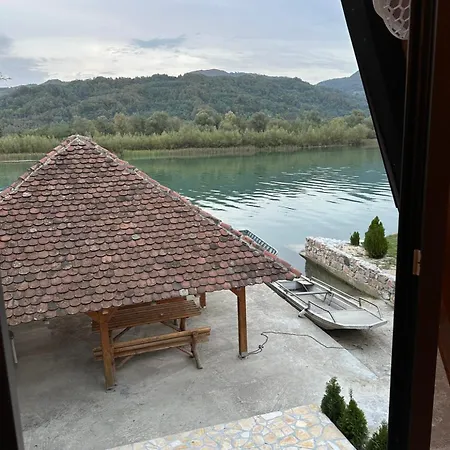 Vikendica Peric Zelinje Ferienhaus Drinjaca