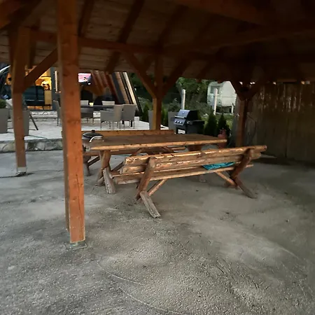 Vikendica Peric Zelinje * Drinjaca