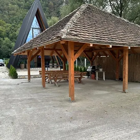 Vikendica Peric Zelinje * Drinjaca