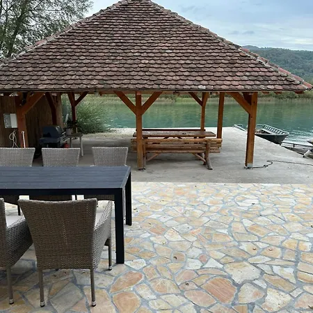 Vikendica Peric Zelinje Сasa de vacaciones